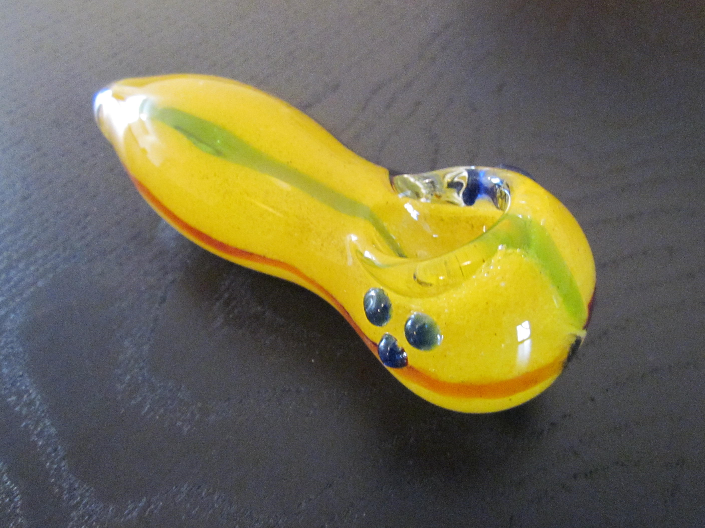 Yellow Color Solid Glass Smoking Pipe For Weed With Free T