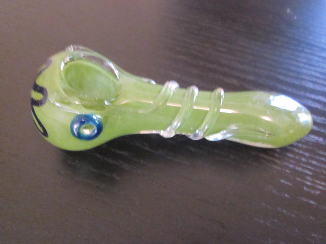 Green Glass Smoking Weed Pipe For All Stoners And Lovers