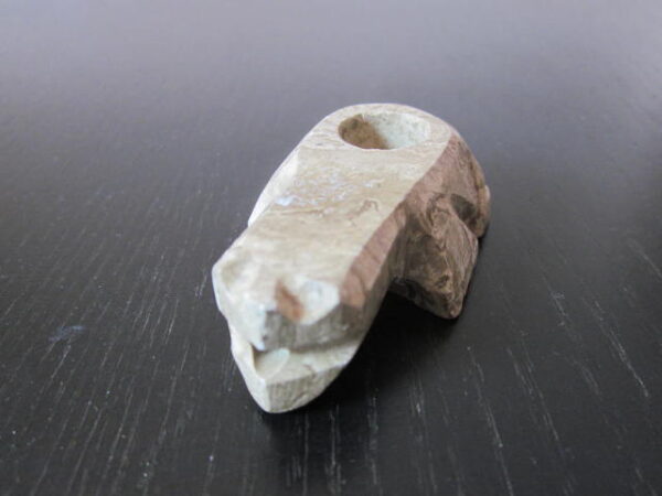 brown color stone smoking pipe frog style